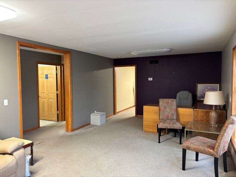 More Photos Of 621 S Grand Ave, Fowlerville Office Residential For Sale