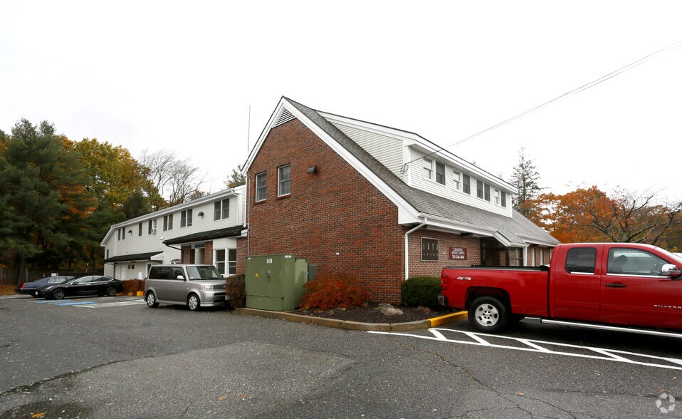 More Photos Of 16 Boston Post Rd, Wayland Office For Lease