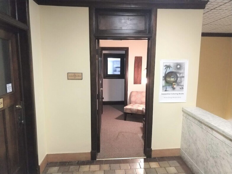 More Photos Of 405-407 SE Central Ave, Minneapolis Office For Lease