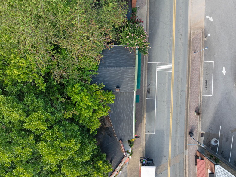 More Photos Of 108 N Main St, Ellijay Storefront Retail Residential For Sale