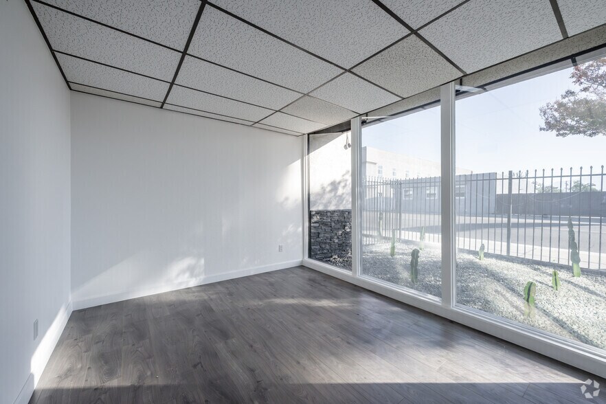 More Photos Of 670 N Arrowhead Ave, San Bernardino Office For Lease