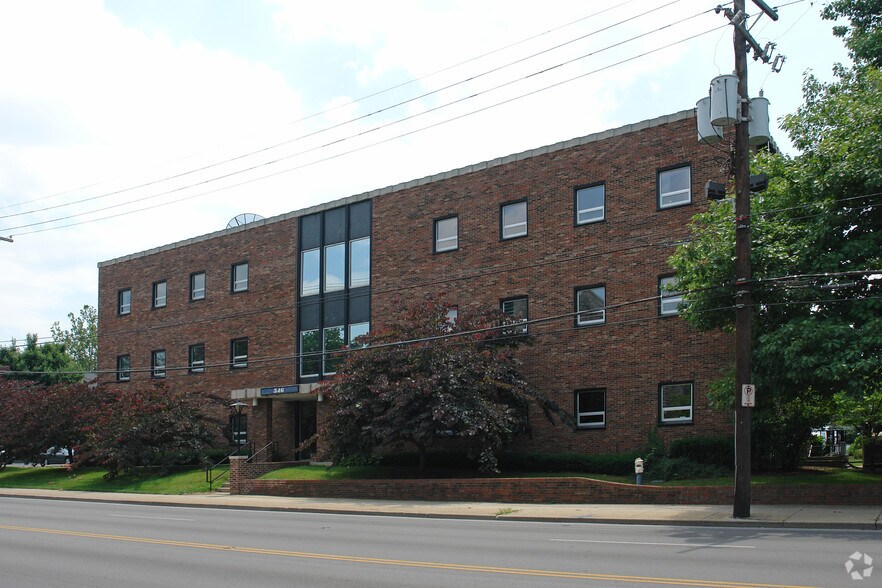 More Photos Of 540-546 E Main St, Lexington Office For Sale
