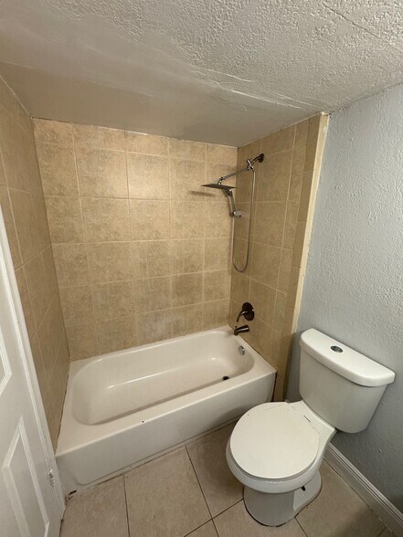 More Photos Of 1741 SW 40th Ter, Fort Lauderdale Apartments For Sale