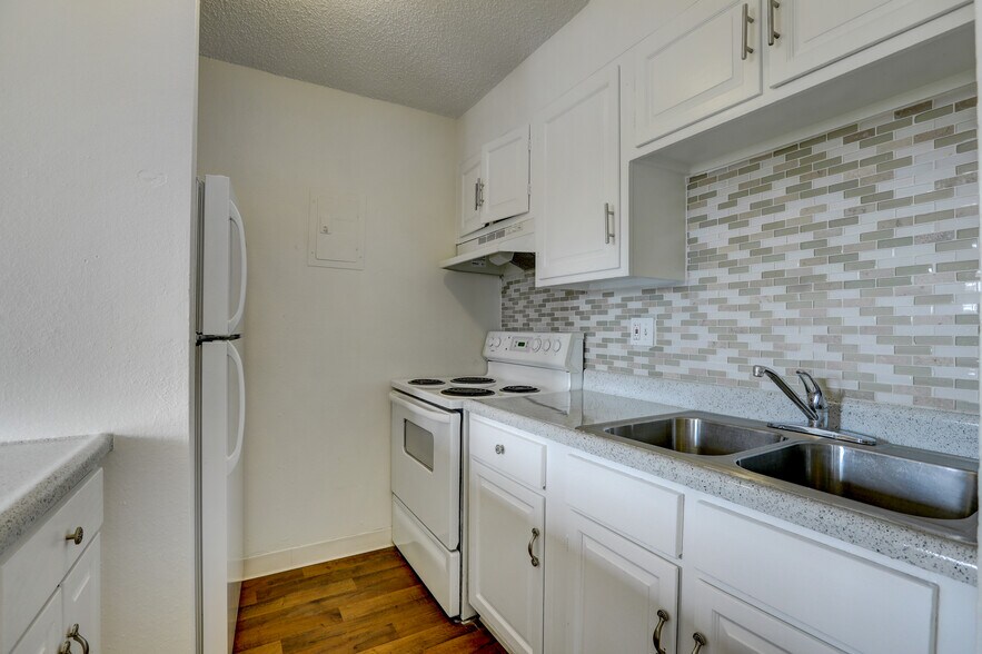 More Photos Of 1285 Wolff St, Denver Apartments For Sale