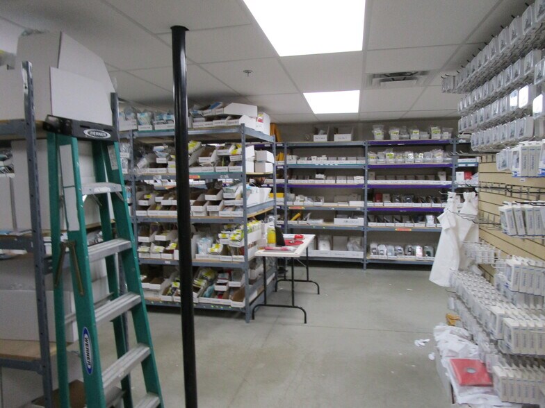 More Photos Of 11211 180 St NW, Edmonton Flex For Sale