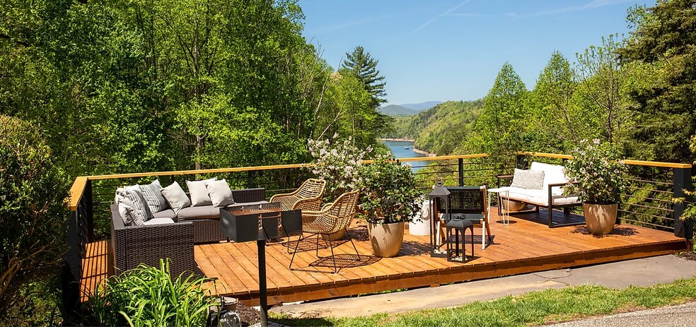 More Photos Of 171 Lakeview Lodge Dr, Bryson City Hotel For Sale