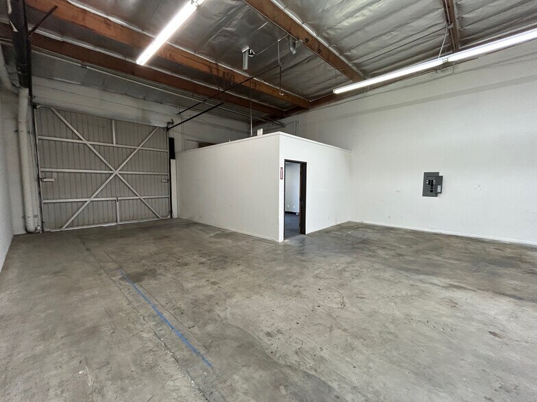 More Photos Of 5600-5680 Ayala Ave, Irwindale Warehouse For Lease