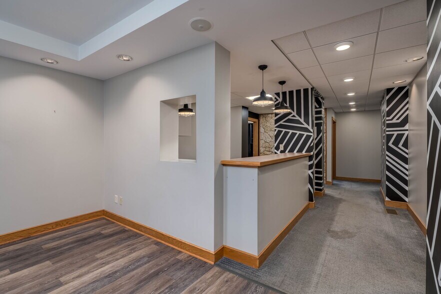 More Photos Of 110 S Broad St, Mankato Office For Lease