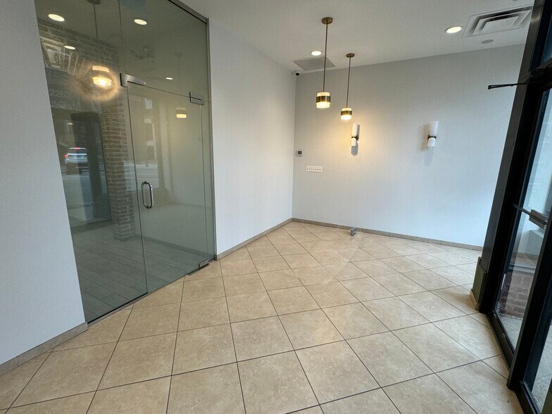 More Photos Of 2260-2262 N Clark St, Chicago Storefront Retail Residential For Lease