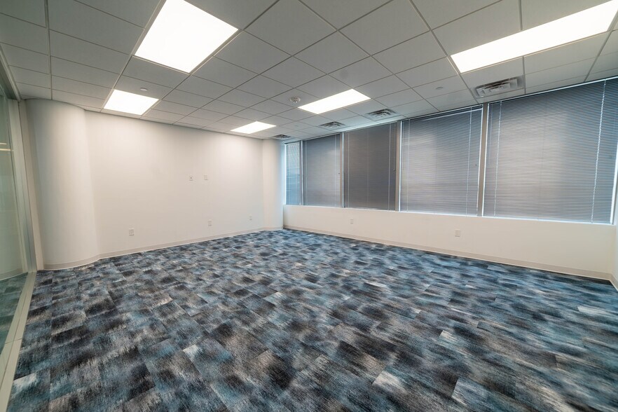 More Photos Of 9999 Bellaire Blvd, Houston Medical For Sale