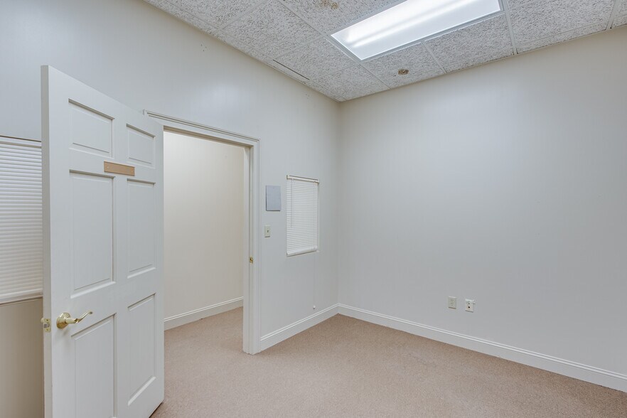 More Photos Of 3030 McEver Rd, Gainesville Medical For Sale