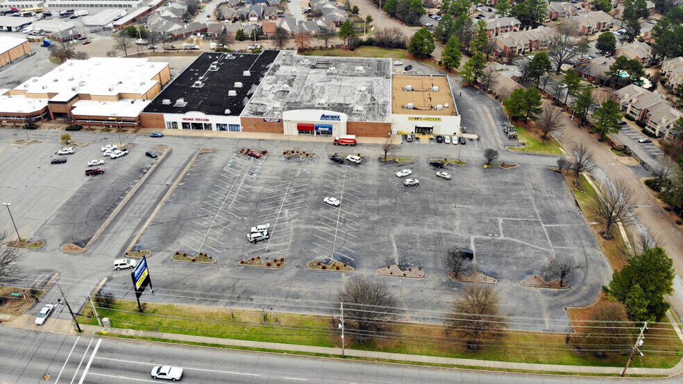 More Photos Of 6756-6760 Winchester Rd, Memphis Storefront For Sale