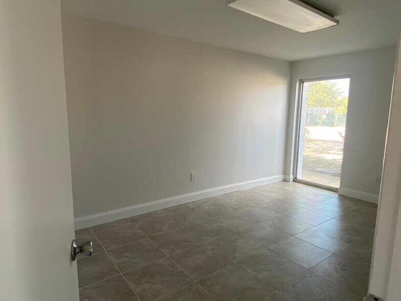 More Photos Of 3902 Burns Rd, Palm Beach Gardens Light Manufacturing For Lease