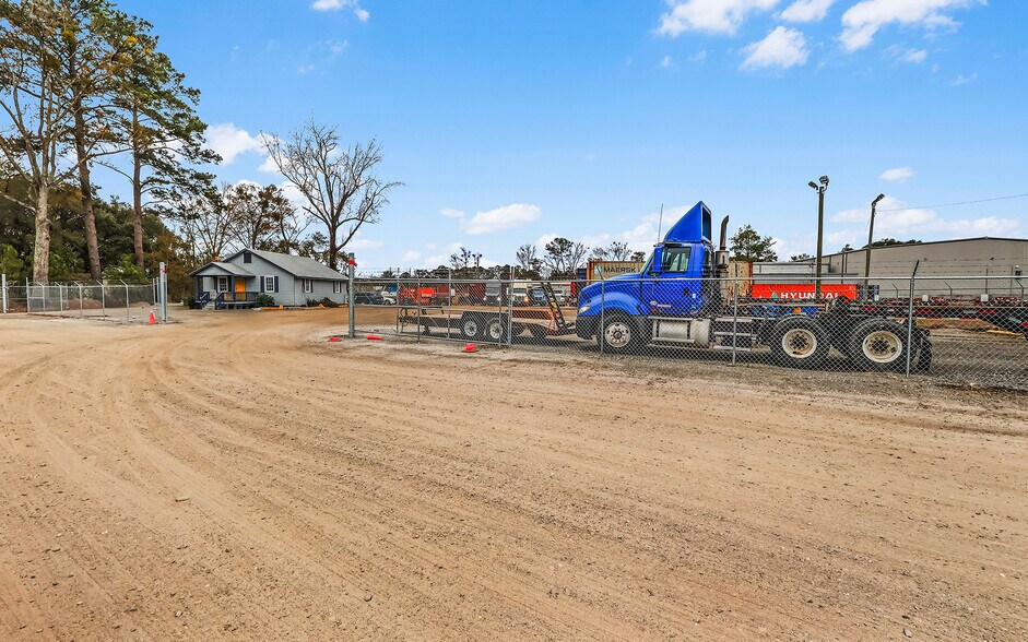 More Photos Of 123 Beasley Rd, Savannah Industrial For Sale