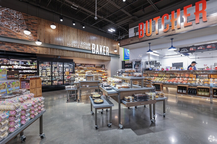 More Photos Of 16533 N May Ave, Edmond Unknown For Lease