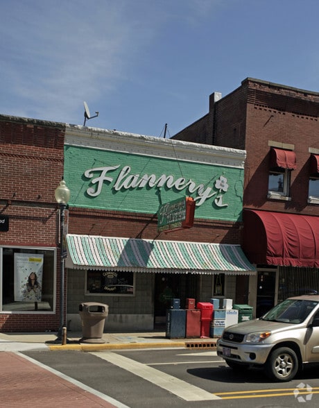 More Photos Of 125 S Calumet Rd, Chesterton Storefront For Sale