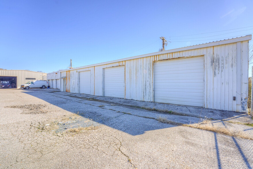 More Photos Of 2509 Summer Ave, Memphis Flex For Sale