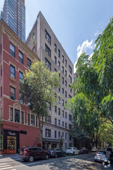More Photos Of 106 W 69th St, New York Apartments For Lease