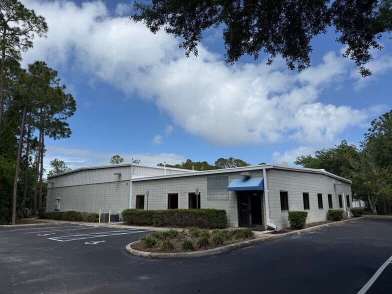 Primary Photo Of 701 Fentress Blvd, Daytona Beach Distribution For Lease