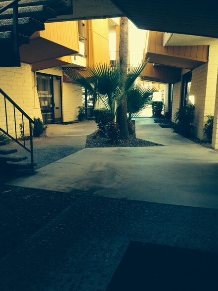 More Photos Of 1700 E Desert Inn Rd, Las Vegas Office Residential For Lease