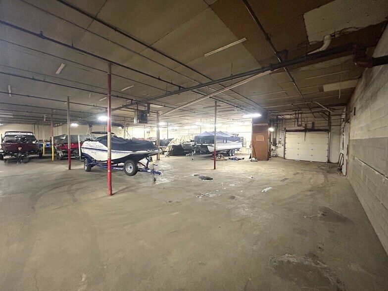 More Photos Of 414 La Crosse St, Mauston Warehouse For Lease