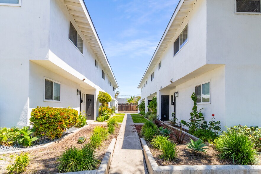 More Photos Of 3040 Filmore Way, Costa Mesa Apartments For Sale