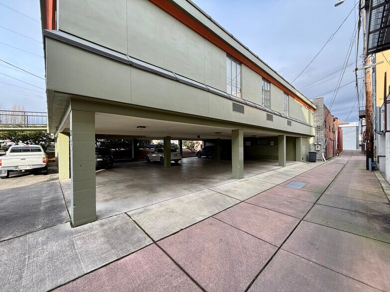 More Photos Of 415 Pine St, Mount Vernon Office For Sale