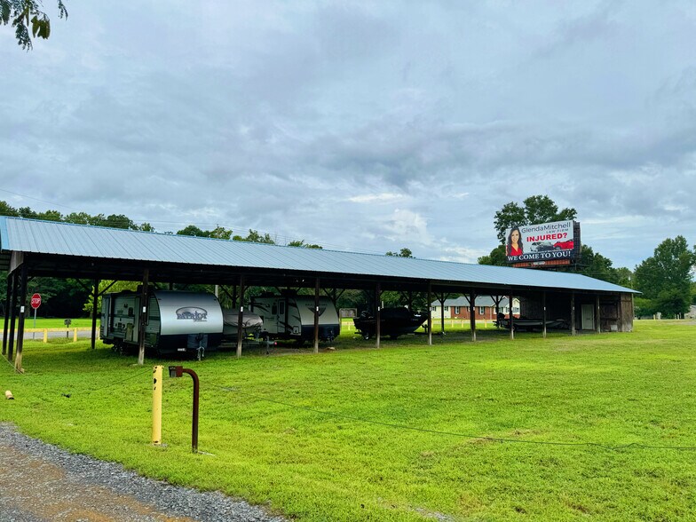 More Photos Of 5272 Highway 225 N, Chatsworth Self Storage For Sale