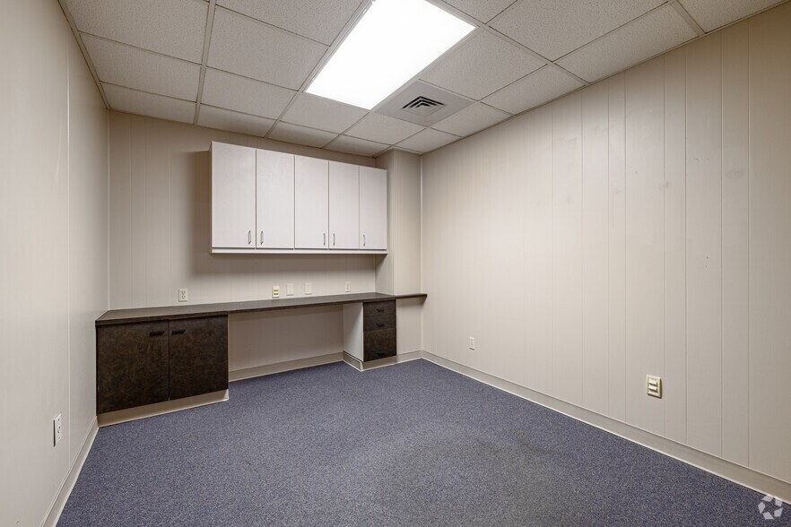 More Photos Of 4802 Texas Blvd, Texarkana Office For Sale