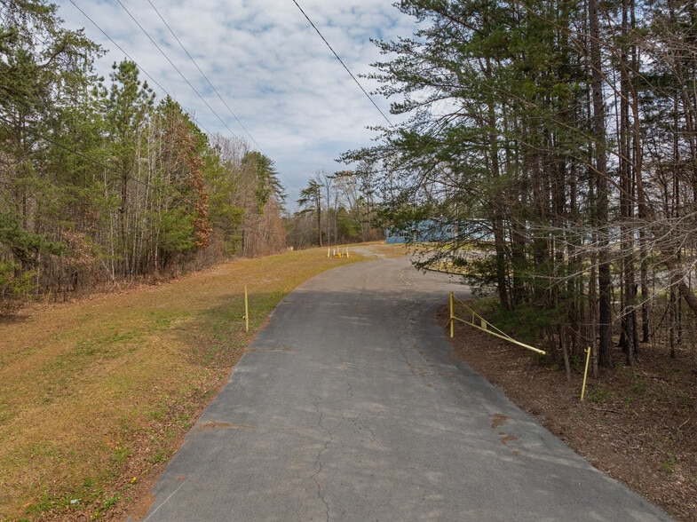 More Photos Of 205 Industrial Pike, Whitwell Manufacturing For Sale