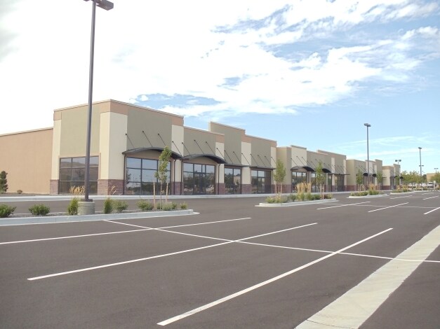 More Photos Of 2909 S Quillan St, Kennewick General Retail For Lease