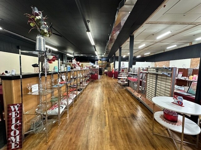 More Photos Of 144 E Huron St, Bad Axe Storefront For Sale