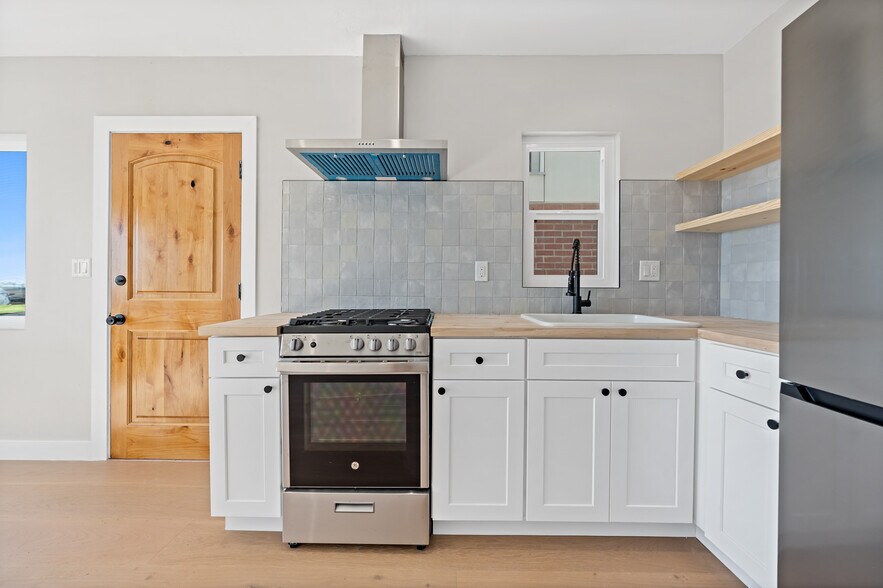 More Photos Of 5339 E Ocean Blvd, Long Beach Apartments For Sale