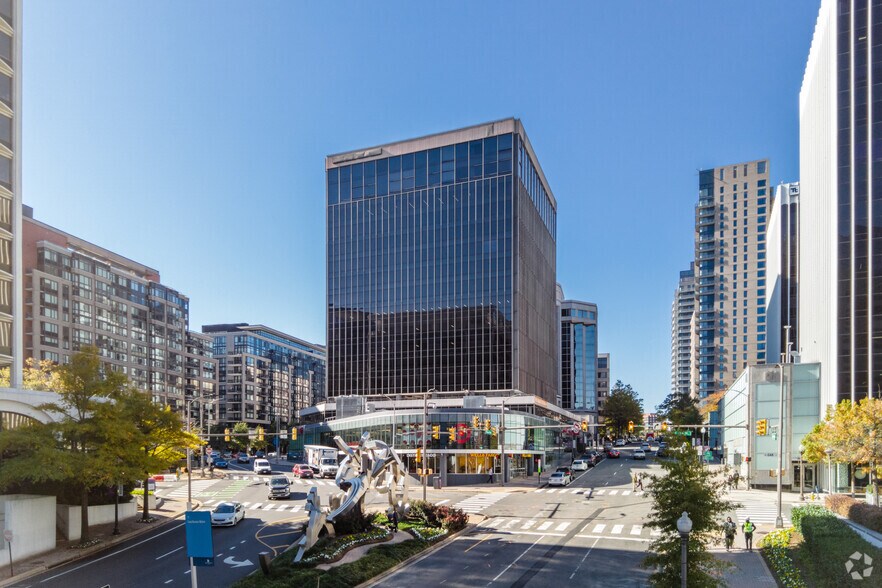 More Photos Of 1500 Wilson Blvd, Arlington Office For Lease