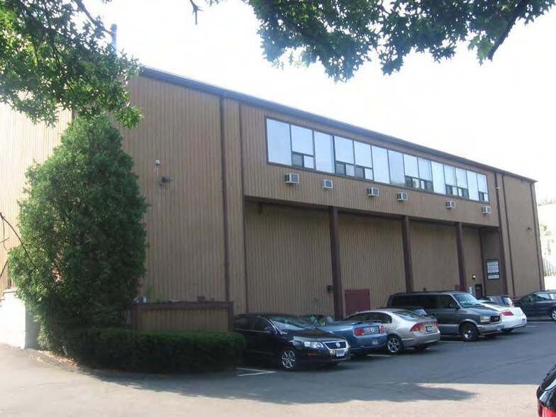 More Photos Of 1345 E Putnam Ave, Old Greenwich Storefront Retail Office For Lease