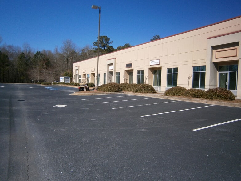 More Photos Of 1000 Sany Way, Peachtree City Self Storage For Lease