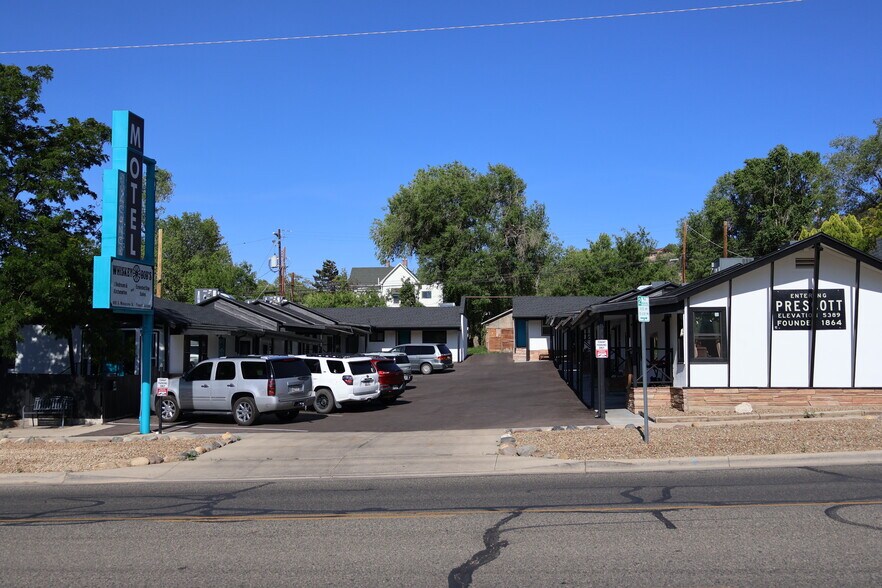 Primary Photo Of 409 S Montezuma St, Prescott Hotel For Sale