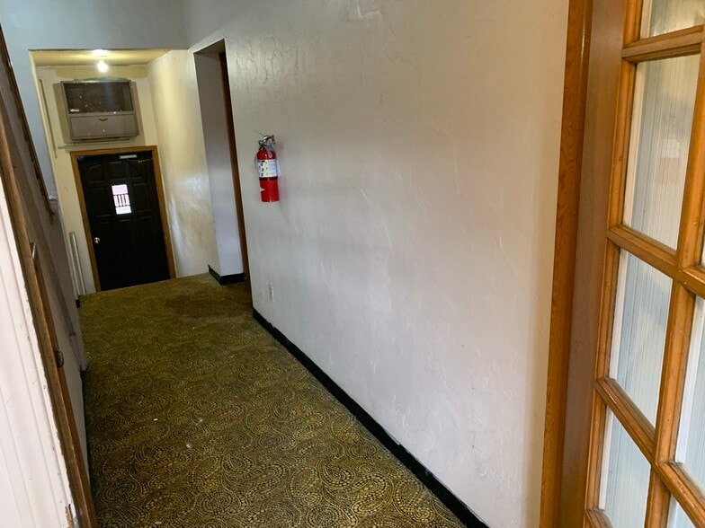 More Photos Of 2521 Noble Rd, Cleveland Heights Apartments For Sale