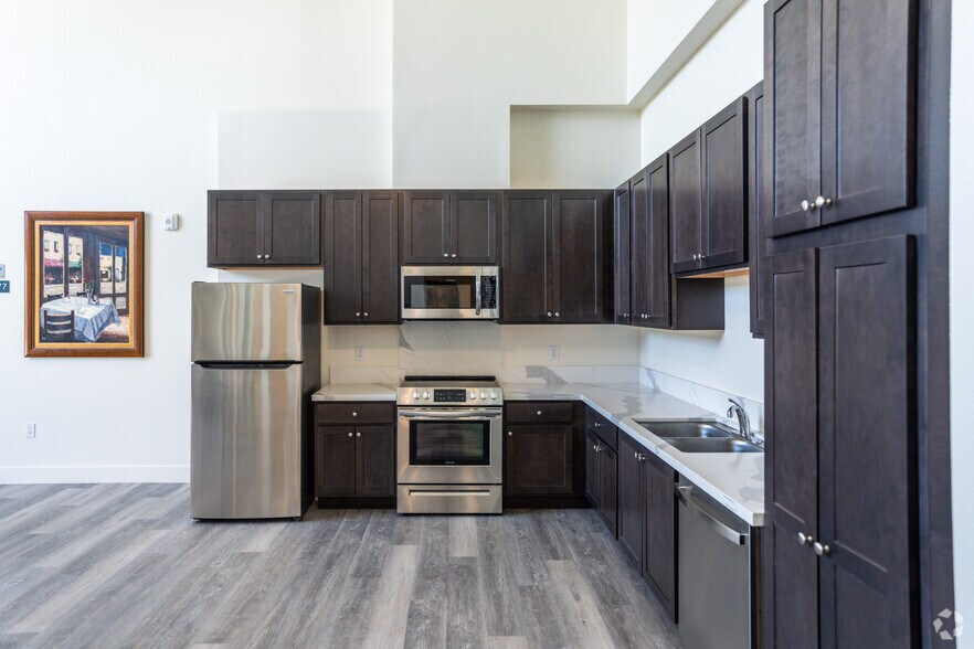 More Photos Of 1978 W Carson St, Torrance Apartments For Lease