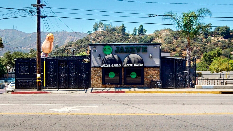More Photos Of 6500 Foothill Blvd, Tujunga Restaurant For Sale