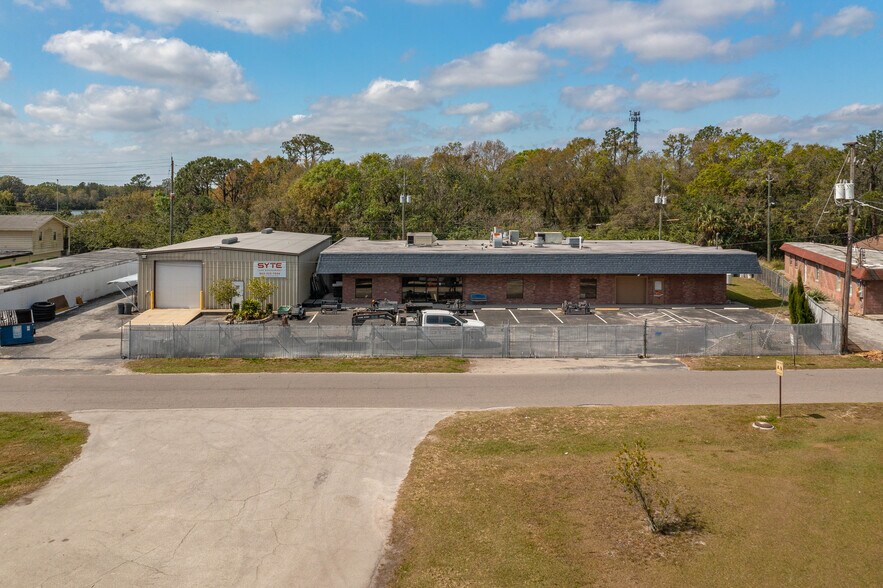 More Photos Of 174 NW 9th ave, Mulberry Distribution For Sale