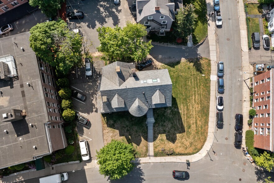 More Photos Of 14 Chiswick Rd, Brighton Apartments For Sale