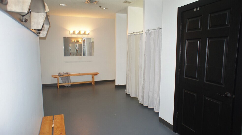 More Photos Of 134 Pembina Rd, Sherwood Park Flex For Sale