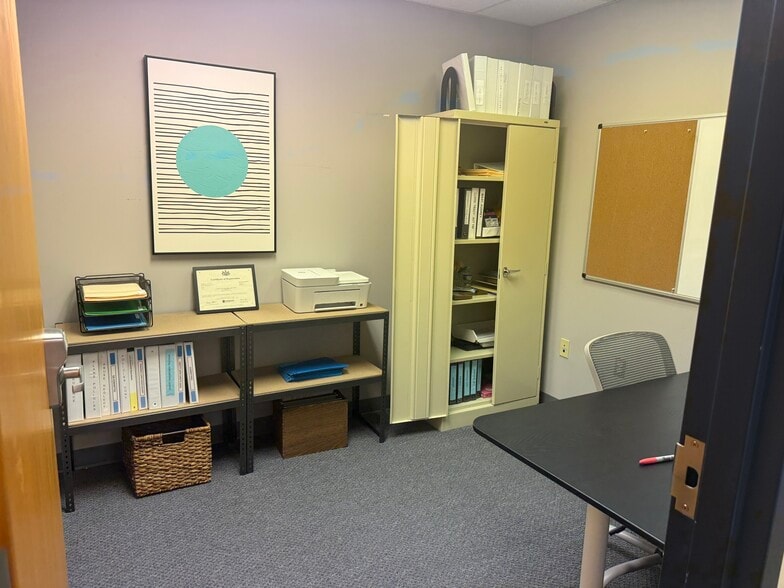 More Photos Of 1829 New Holland Rd, Reading Office For Sale