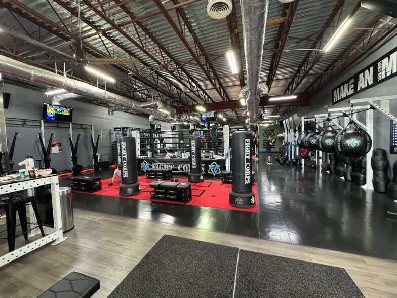 More Photos Of 1402 S Del Prado Blvd, Cape Coral Freestanding For Lease