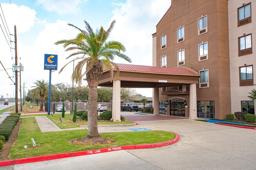 More Photos Of 5955 Walden Rd, Beaumont Hotel For Sale