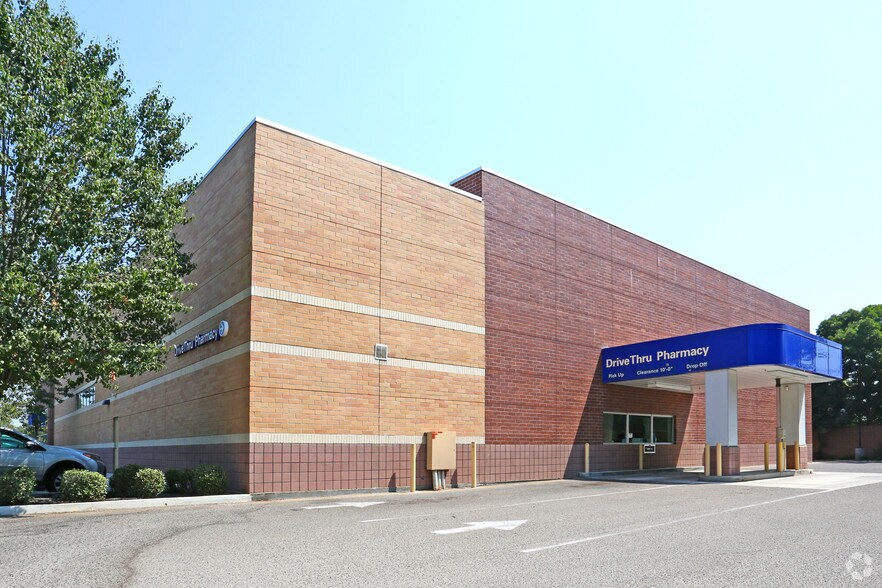 More Photos Of 1735 E Walnut Ave, Visalia Drugstore For Sale