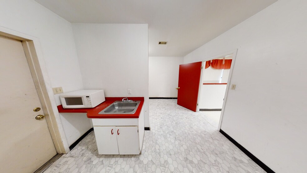 More Photos Of 1200 W Gadsden St, Pensacola Freestanding For Lease