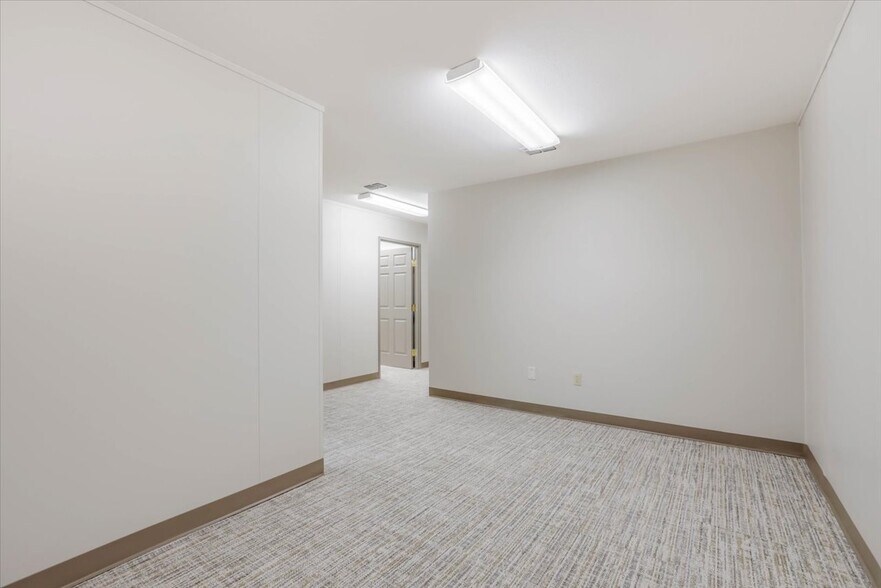 More Photos Of 1310 Thomasville Rd, Tallahassee Office For Sale