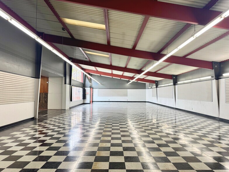 More Photos Of 735 Gilman St, Berkeley Showroom For Sale